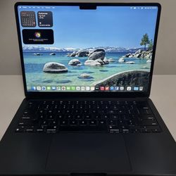 MacBook Air M2 (27 Charge Cycles)
