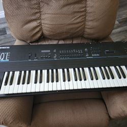 Ensoniq SQ 1 Plus 32 Voice Music Keyboard 