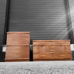 Beautiful MCM Solid Wood Dresser Set
