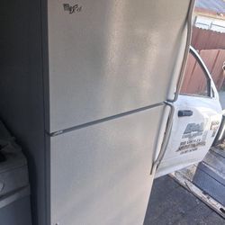 Whirlpool refrigerator 