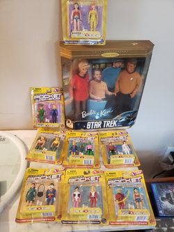 8 DC Comics pockets super heroes + collector edition barbie and ken