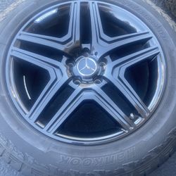 Mercedes AMG G CLASS 20” wheels And Tires