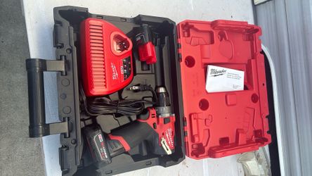 Milwaukee M12 FUEL 12V Brushless Cordless 1/2 in. Hammer Drill Driver Kit with 4.0Ah and 2.0Ah Battery and Charger.
