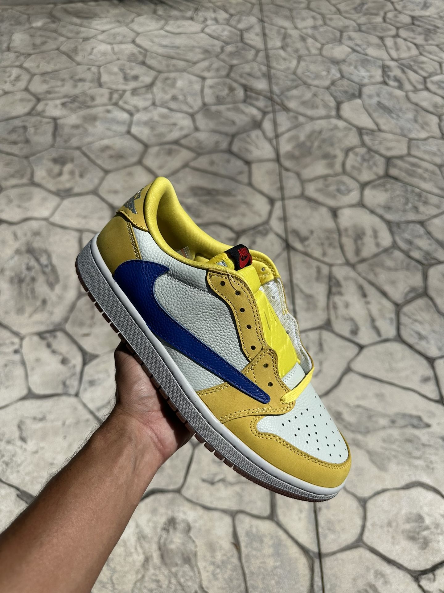 Jordan 1 Low Travis Scott " Canary "