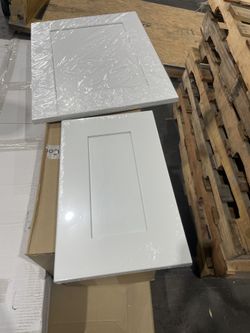 Brand new RTA shaker - satin white cabinets (mixed sizes wall & base) 50% off retail pricing