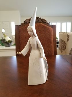 Lladró Porcelain Statuette