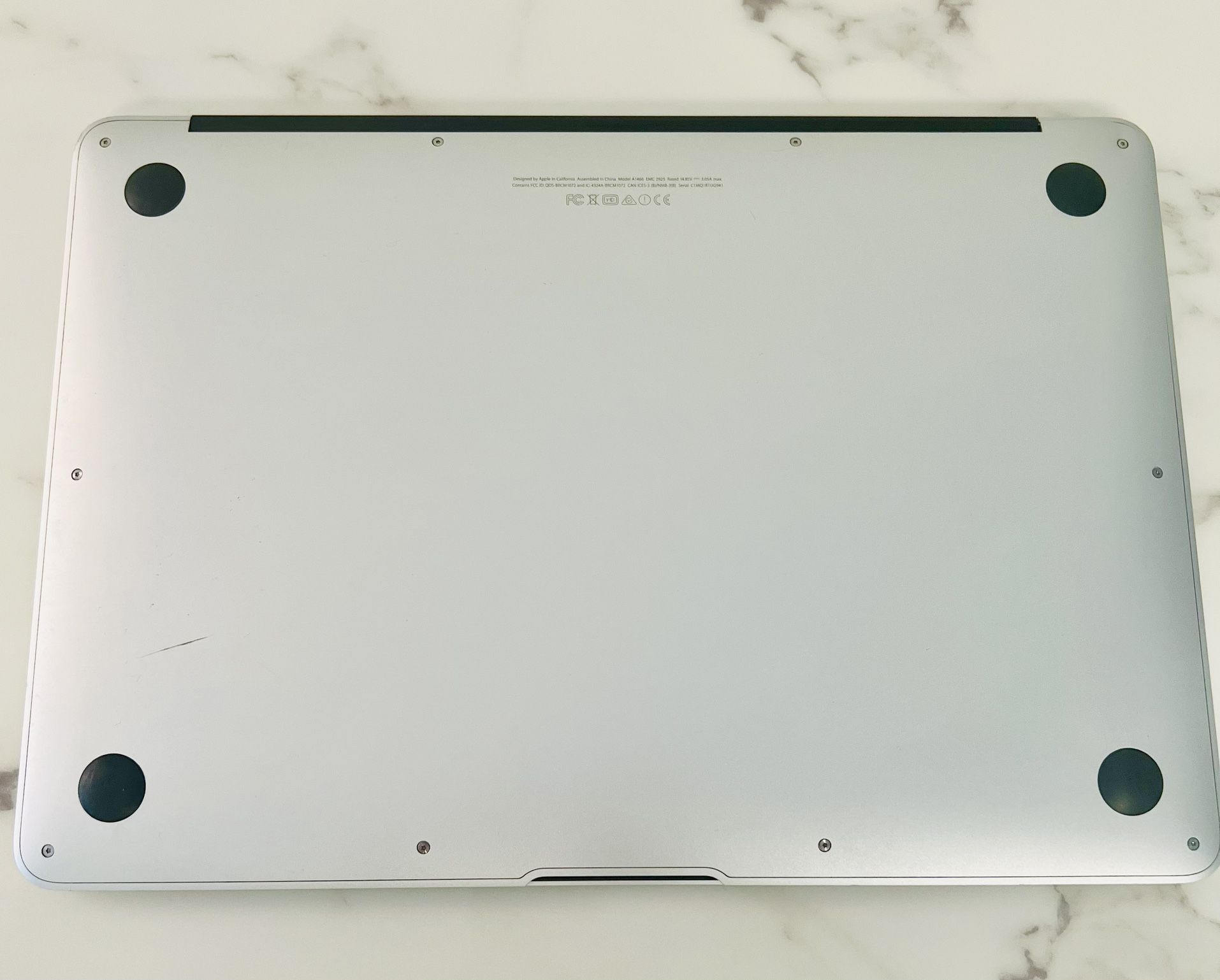Apple MacBook Air (13-inch, early 2016) Laptop Computer
