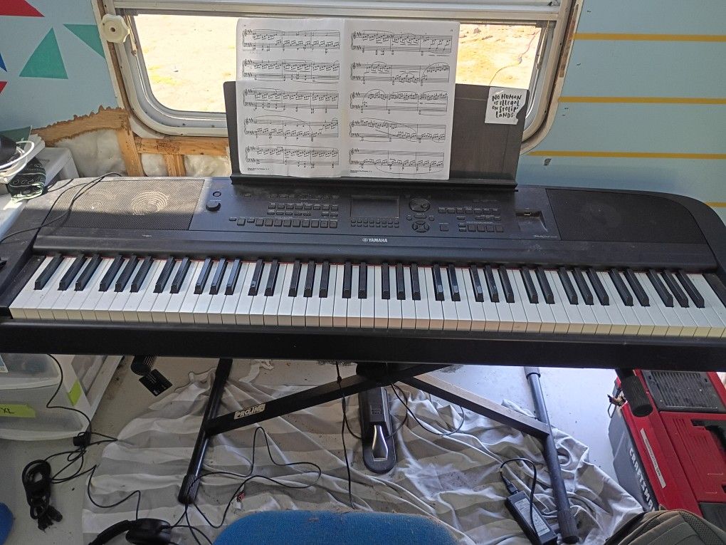 Yamaha Portable Grand Dgx 670