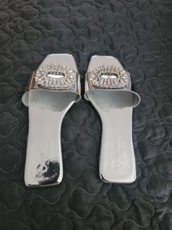 Ladies Silver Sandals Size  7