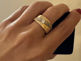 18K  Gold Ring with Diamond