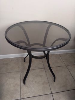 Round Metal & Glass Table 28x28 - Indoor/Outdoor
