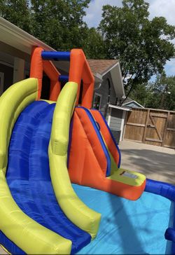 Waterslide/giant Connect 4