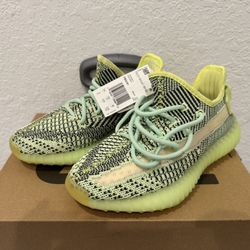 YEEZY BOOST 350 