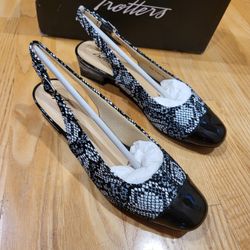 Trotters Women's Dea Dress Slingback Pump Shoe, Black Python, Size 5.5 M