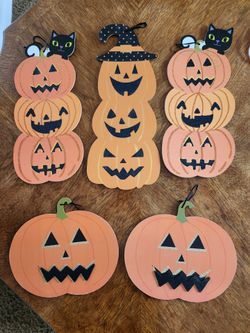 Set of 5 Hanging Wooden/Cardstock Halloween Pumpkins & Jack-O'-Lantern Decor