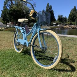 New Beautiful 🌸 Ladies Beach Cruiser Bike Girls Women’s Bicycle Standard Adult Size 26” Tires 