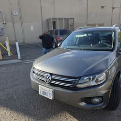 2012 Volkswagen Tiguan 2.0t !!! Runs Smooth!!!