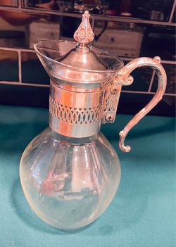 Beautiful vintage glass and silver plate carafe for your coffee or tea. Perfect for entertaining