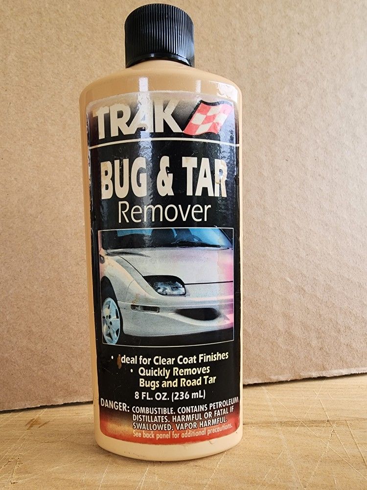 TRAK
BUG &
TAR
Remover 8oz Bottle