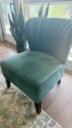 Beautiful Pier 1 chair