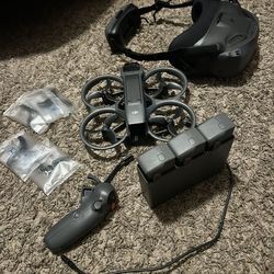 DJI Avatar 2 fly more combo and it's accessories