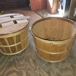 2 Large Bussel Baskets 1 Lid Perfect For Fall Decor
