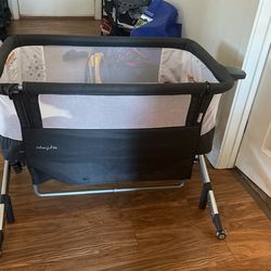 Dream On Me Bedside Bassinet