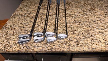 Lefty TaylorMade P790/770 Combo Irons