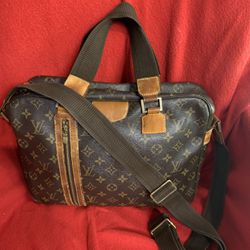 Louis Vuitton Vintage Bosphore Monogram messenger Crossbody