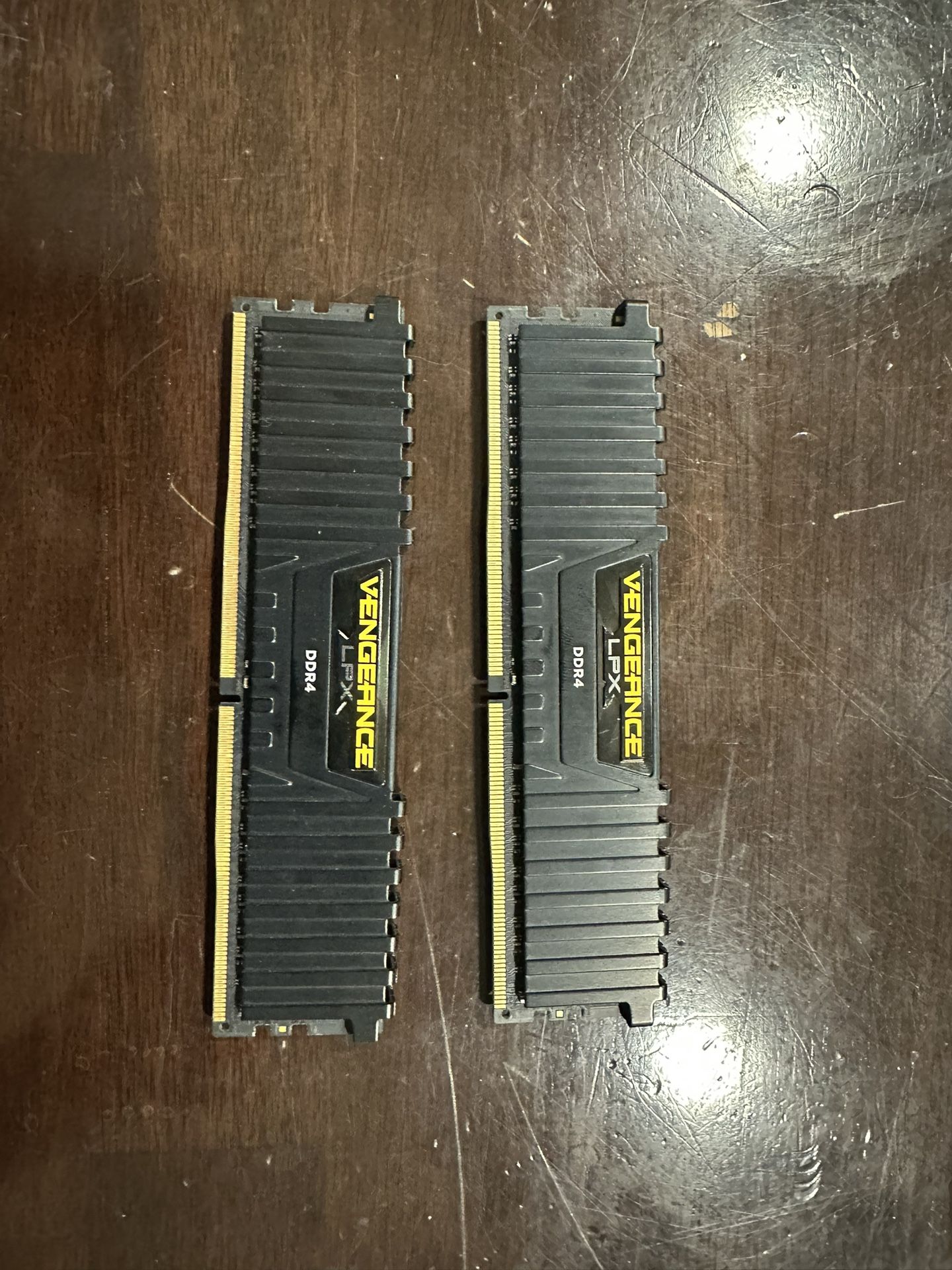 Corsair Vengeance DDR4 RAM 2x8GB