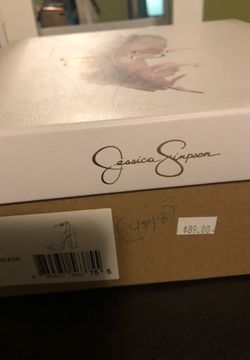 Jessica Simpson size 6,5 brand new was paid $89 I bought at Belk I’m in Spartanburg Sc