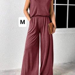 New Women’s 2 Piece Set Size Medium 