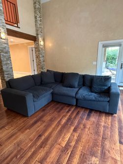 L Shaped Couch/ Sofa Sectional Must go!