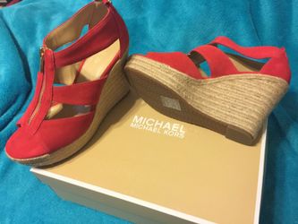 Michaels Kors , size 8 , new with tag, I have two pair of the same.