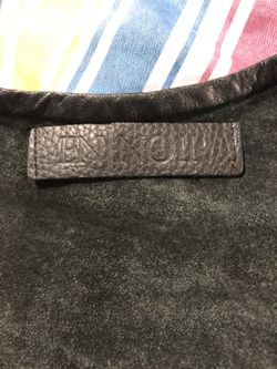 EnNoir Black Leather U Neck