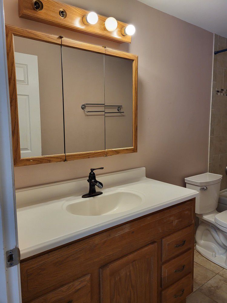 Bathroom Vanity Set With Mirror