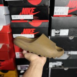 Adidas Yeezy Ochre Slide size 9 USED But Clean