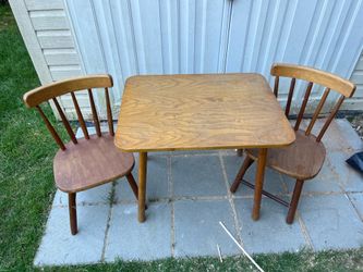 Kids table and 2 chairs