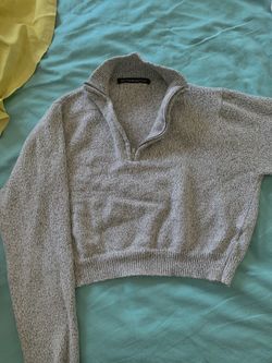 brandy melville ultra rare grey quarter zip cropped pullover