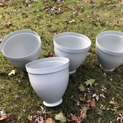 1 Planter Left - All New!