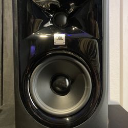 JBL 305p MkII Studio Monitors