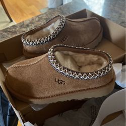 UGG Brand New girls Slippers, Size 12