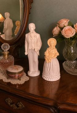Avon Vintage Proud groom and Field flowers cologne, Beautiful collectible bottles $10 each