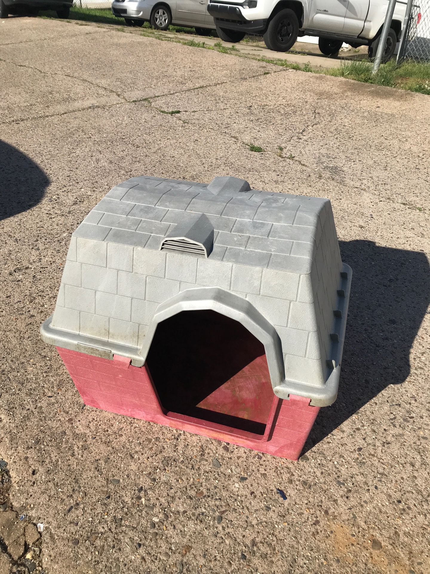 Dog house - medium