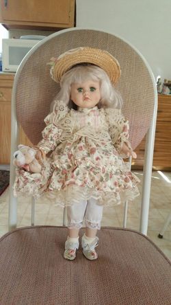 DOLL