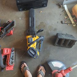Dewalt 60 Volt 14-in Top Handle Chainsaw