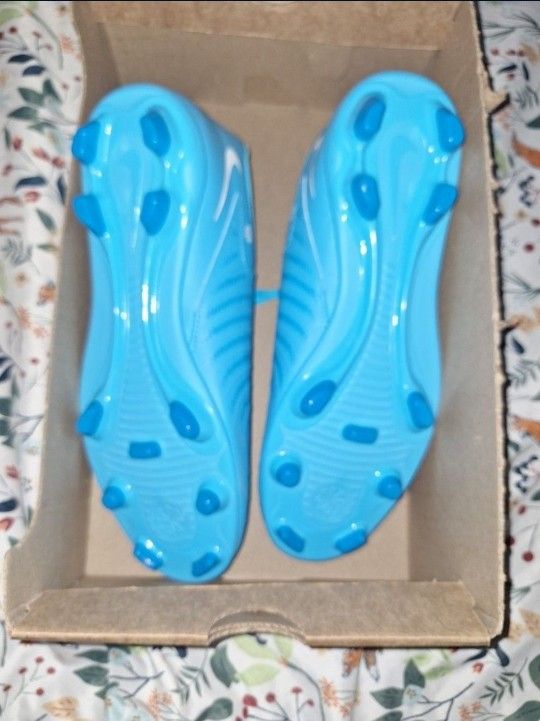 New Nike Cleats 