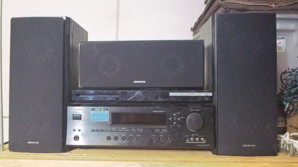 Onkyo surround stereo & speakers