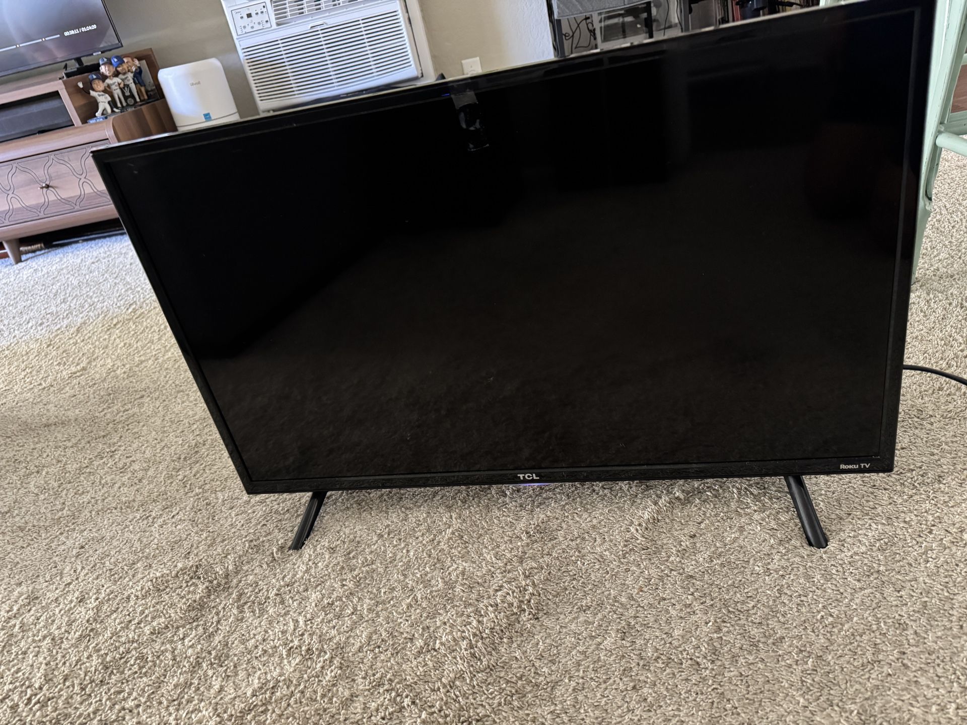 30” TCL Roku Tv