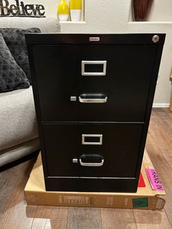 Metal filing cabinet - legal size